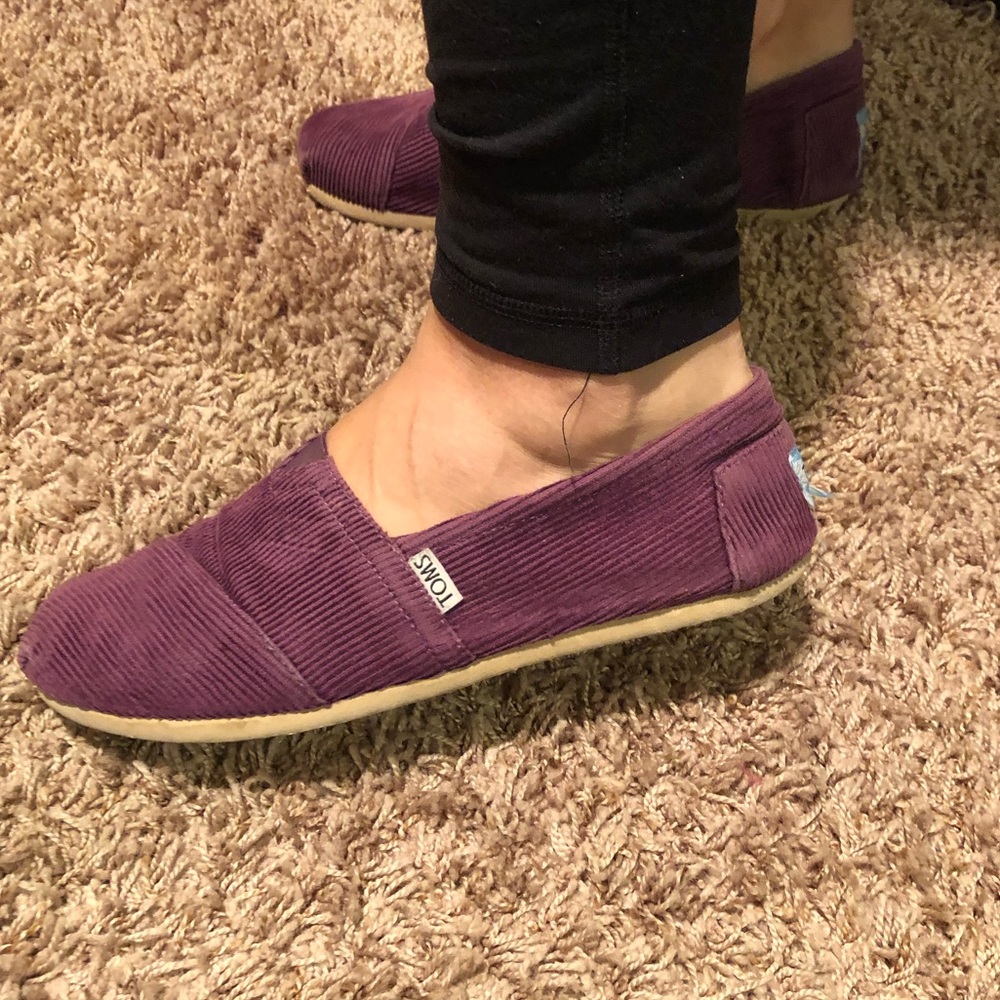 Purple TOMS flats. - Picture 3 of 3